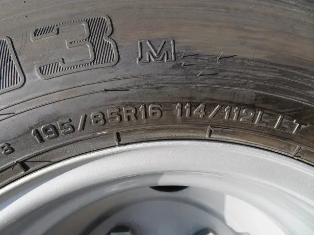 いすゞ エルフ 2RG-NPR88AR(2WD)の写真47