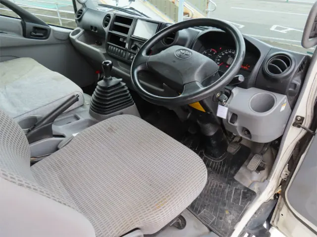 トヨタ ダイナ TKG-XZU730(2WD)の写真3