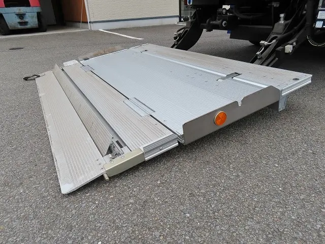 日野 デュトロ 2KG-XZU712M(2WD)の写真36