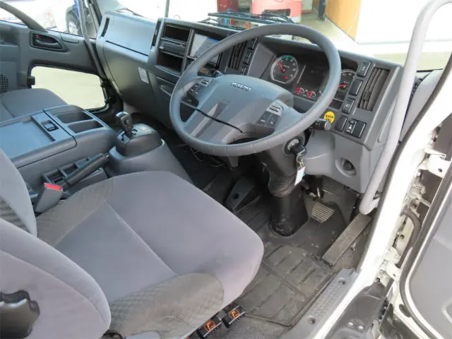いすゞ フォワード 2RG-FSR90T2(2WD)の写真9