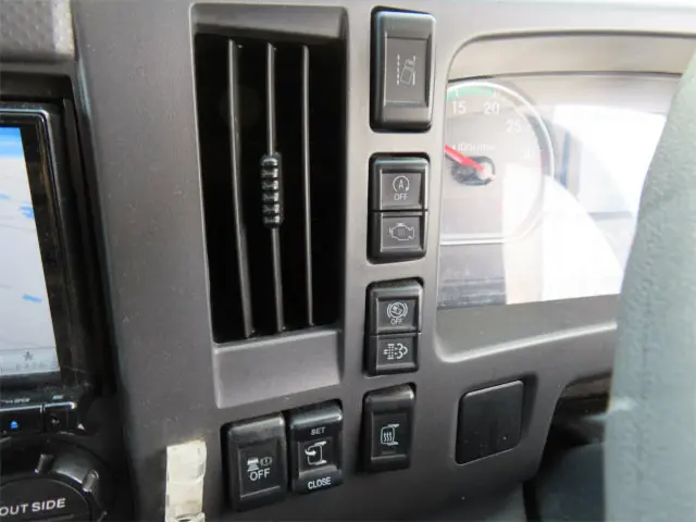 いすゞ フォワード 2RG-FSR90T2(2WD)の写真17