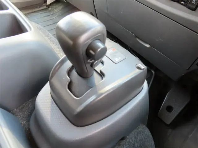 いすゞ フォワード 2RG-FSR90T2(2WD)の写真19