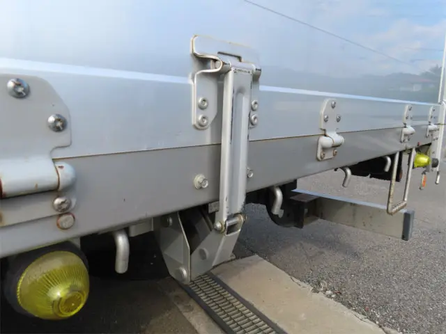 いすゞ フォワード 2RG-FSR90T2(2WD)の写真31