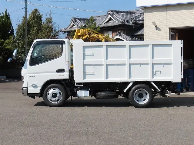 三菱 キャンター 2RG-FBA60(2WD)の写真4