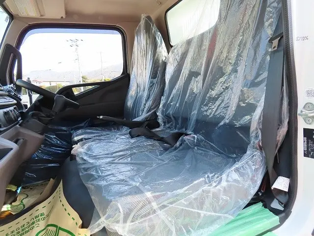 三菱 キャンター 2RG-FBA60(2WD)の写真13