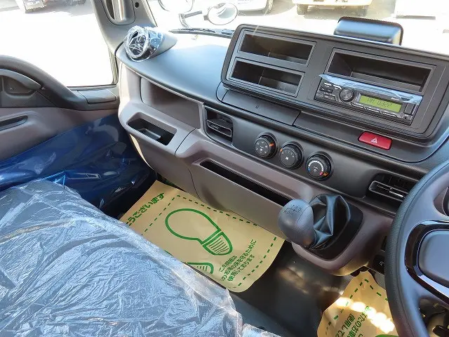 三菱 キャンター 2RG-FBA60(2WD)の写真16
