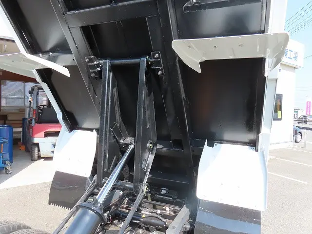 三菱 キャンター 2RG-FBA60(2WD)の写真49