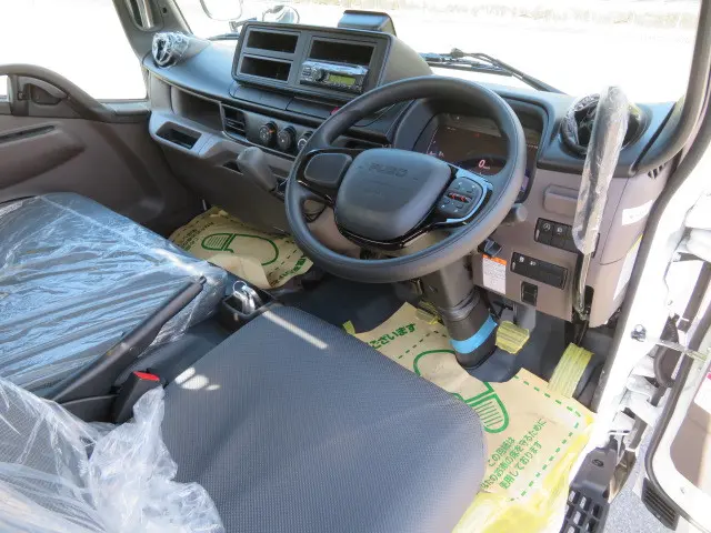 三菱 キャンター 2RG-FBA60(2WD)の写真10