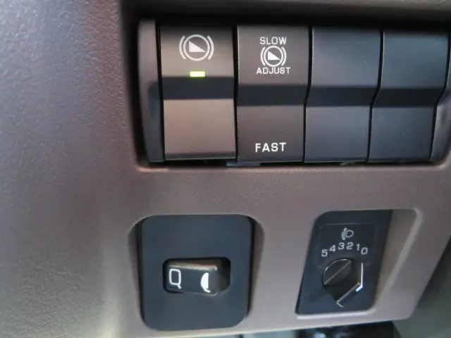 三菱 キャンター 2RG-FBA60(2WD)の写真15