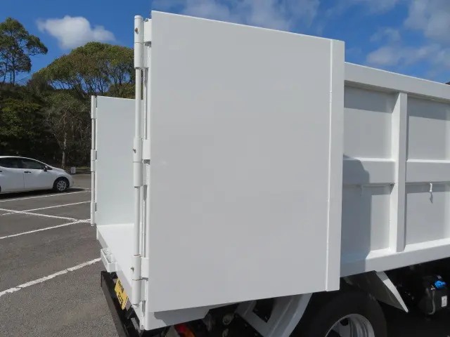 三菱 キャンター 2RG-FBA60(2WD)の写真30