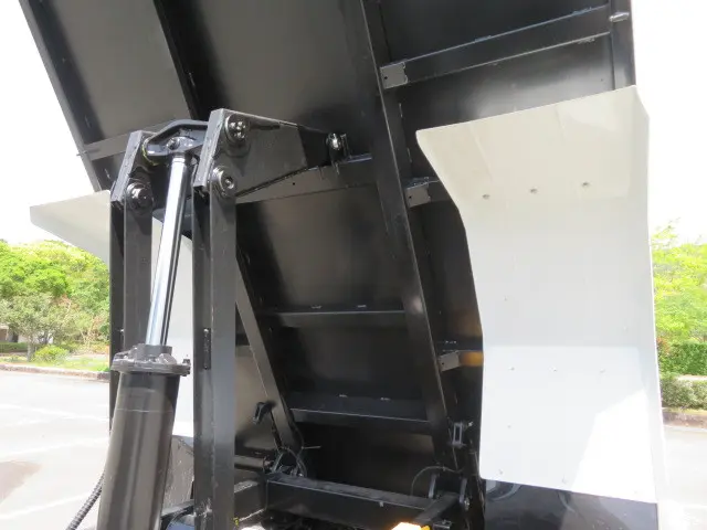 三菱 ファイター 2KG-FK62F(2WD)の写真49