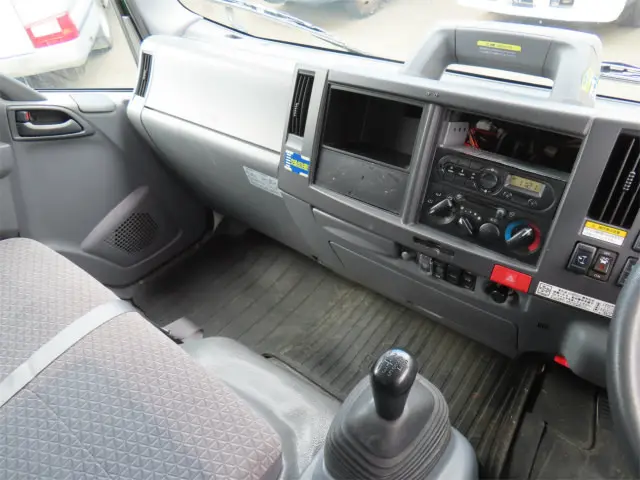 いすゞ エルフ 2RG-NPR88AN(2WD)の写真15
