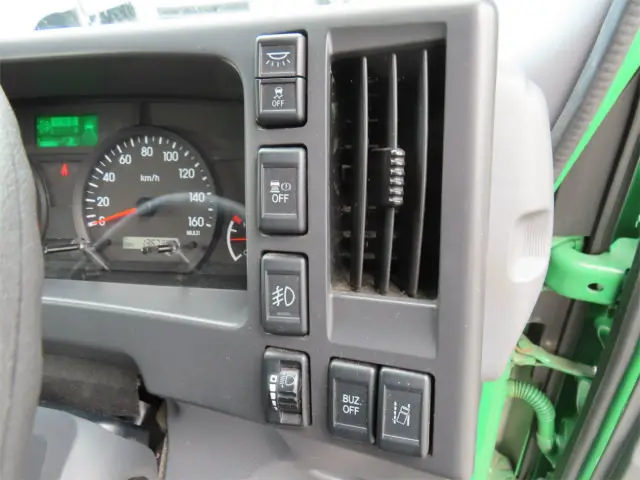 いすゞ エルフ 2RG-NPR88AN(2WD)の写真17