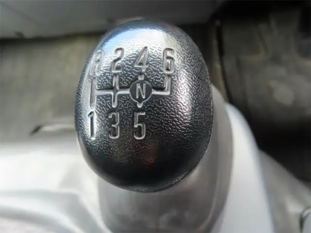 いすゞ エルフ 2RG-NPR88AN(2WD)の写真18