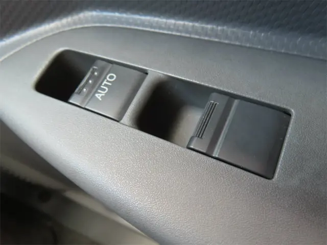 いすゞ エルフ 2RG-NPR88AN(2WD)の写真20