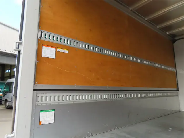 いすゞ エルフ 2RG-NPR88AN(2WD)の写真26