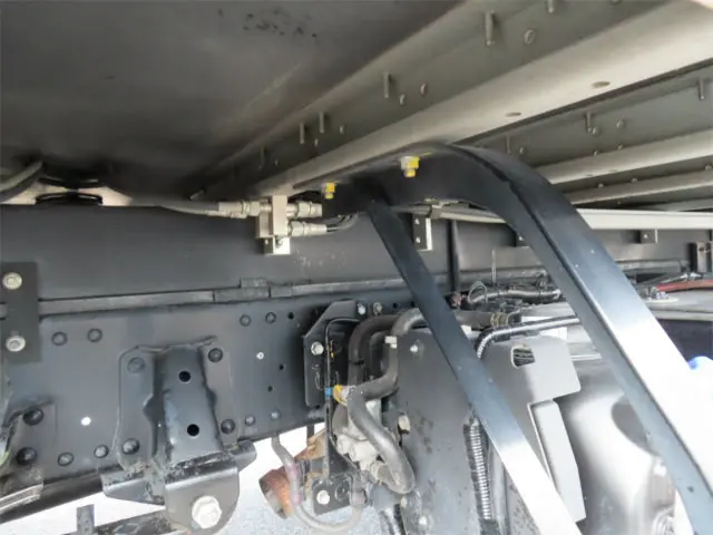 いすゞ エルフ 2RG-NPR88AN(2WD)の写真45