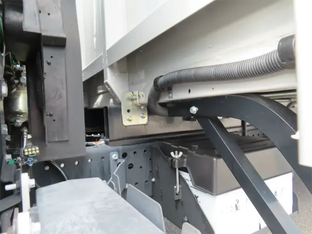 いすゞ エルフ 2RG-NPR88AN(2WD)の写真46