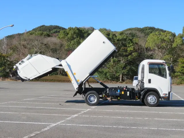 いすゞ フォワード SKG-FRR90S2(2WD)の写真9