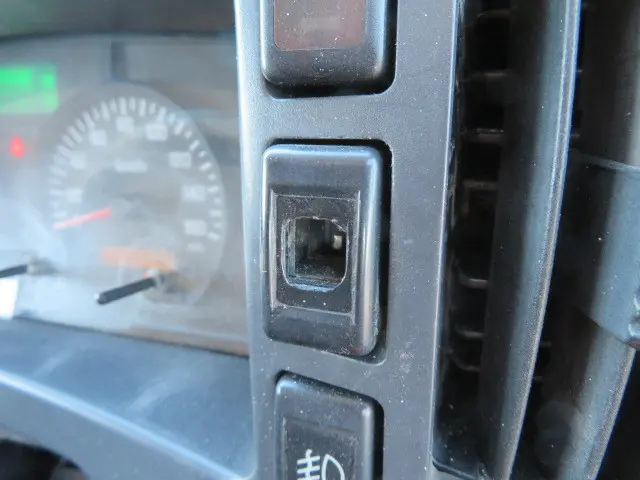 いすゞ フォワード SKG-FRR90S2(2WD)の写真15