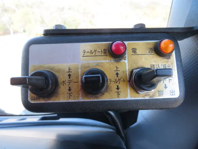 いすゞ フォワード SKG-FRR90S2(2WD)の写真18