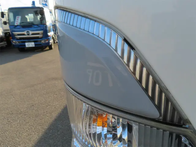 いすゞ フォワード 2PG-FRR90S2(2WD)の写真9