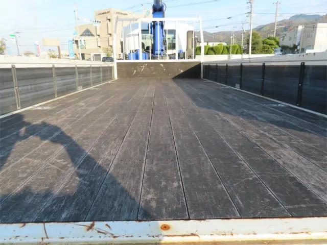 いすゞ フォワード 2PG-FRR90S2(2WD)の写真24