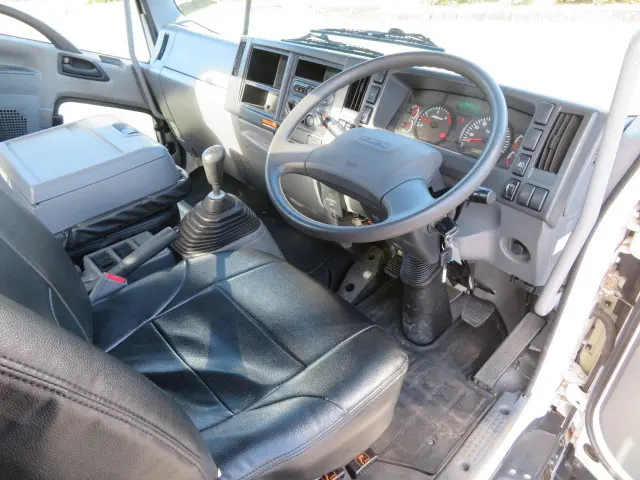 いすゞ フォワード TKG-FRR90S1(2WD)の写真10