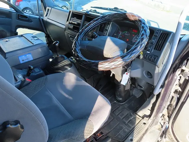 いすゞ フォワード 2RG-FTR90U2(2WD)の写真3