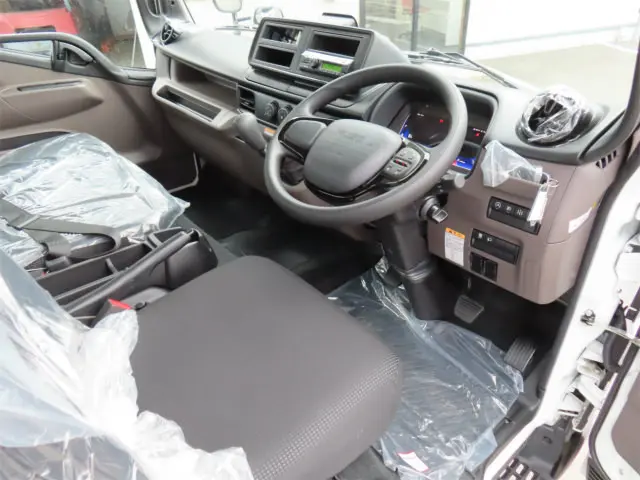 三菱 キャンター 2PG-FEB90(2WD)の写真10