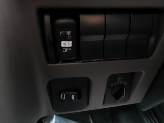 三菱 キャンター 2PG-FEB90(2WD)の写真16