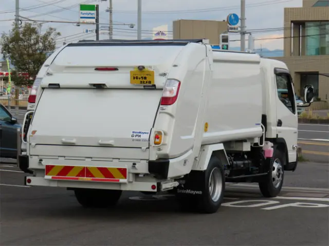 三菱 キャンター 2PG-FEB90(2WD)の写真2