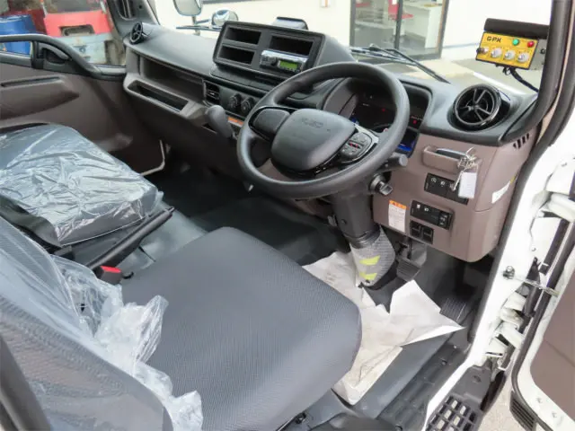 三菱 キャンター 2PG-FEB90(2WD)の写真10