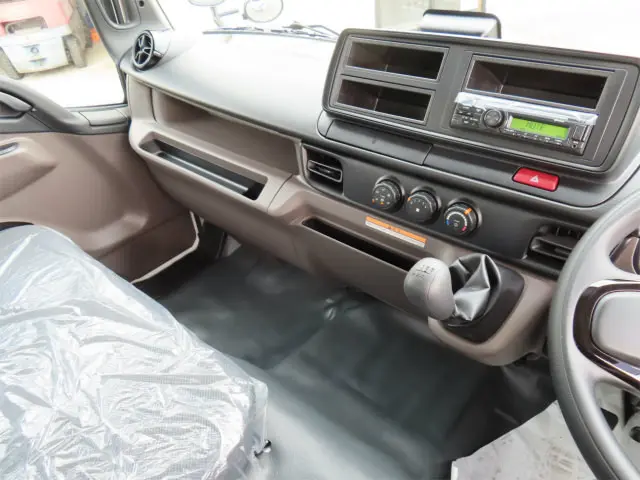 三菱 キャンター 2PG-FEB90(2WD)の写真14