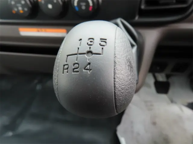 三菱 キャンター 2PG-FEB90(2WD)の写真18