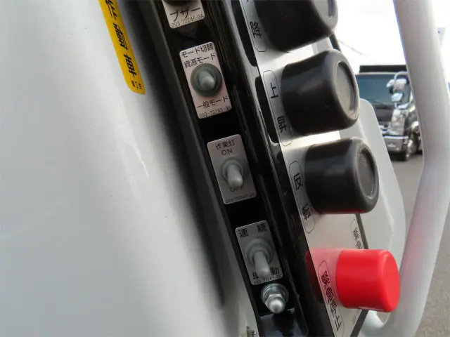 三菱 キャンター 2PG-FEB90(2WD)の写真39