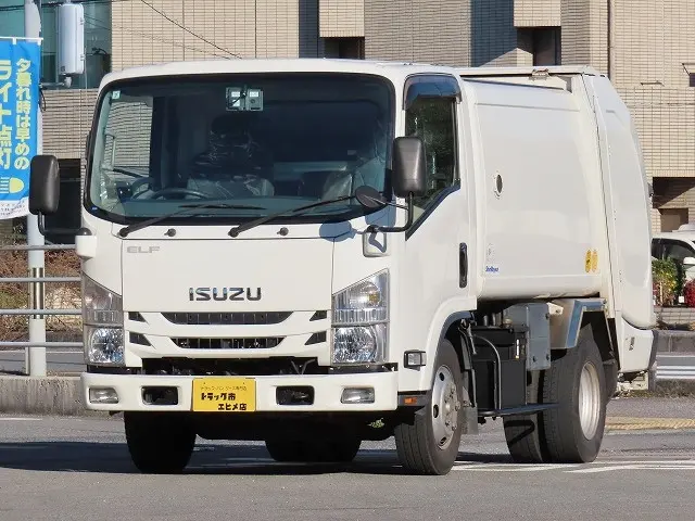 いすゞ エルフ TPG-NMR85N(2WD)の写真1