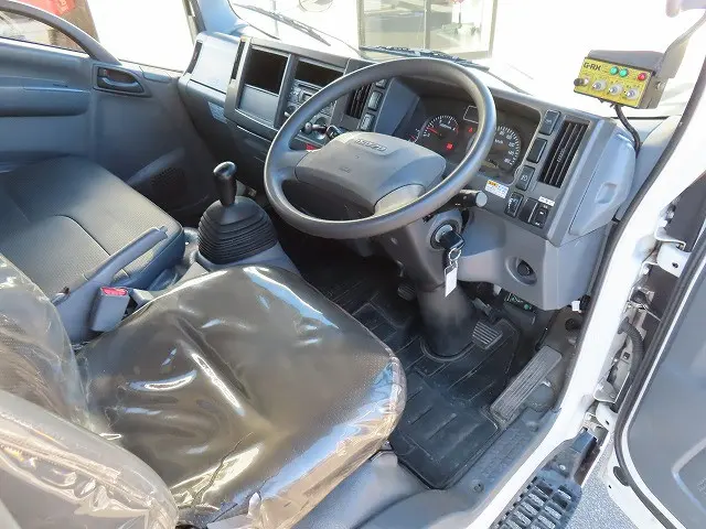 いすゞ エルフ TPG-NMR85N(2WD)の写真10
