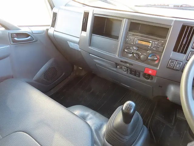 いすゞ エルフ TPG-NMR85N(2WD)の写真13