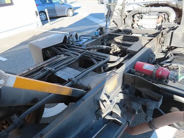 いすゞ エルフ TPG-NMR85N(2WD)の写真47