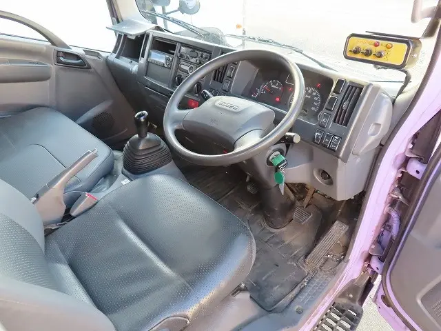 いすゞ エルフ TPG-NMR85N(2WD)の写真3