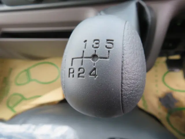 三菱 キャンター 2RG-FBA60(2WD)の写真18