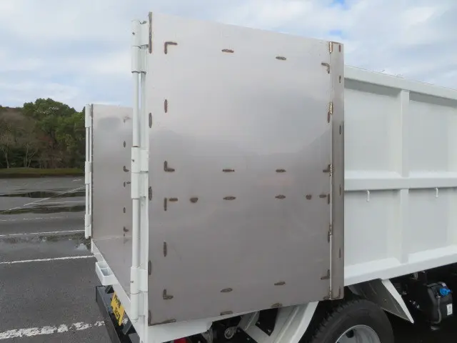 三菱 キャンター 2RG-FBA60(2WD)の写真31