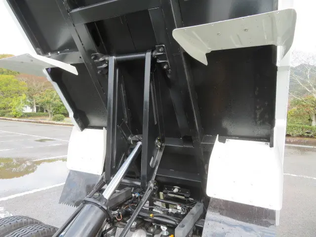 三菱 キャンター 2RG-FBA60(2WD)の写真49