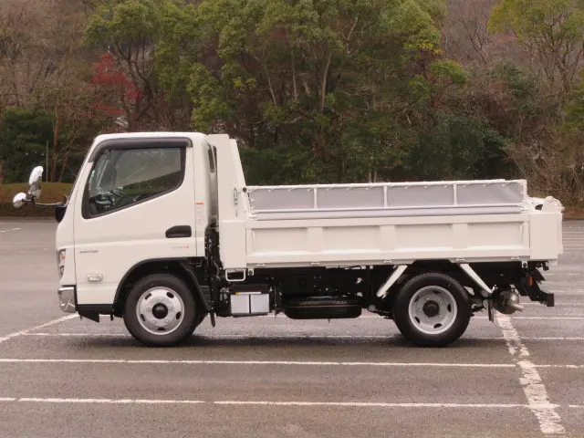 三菱 キャンター 2RG-FBA60(2WD)の写真4