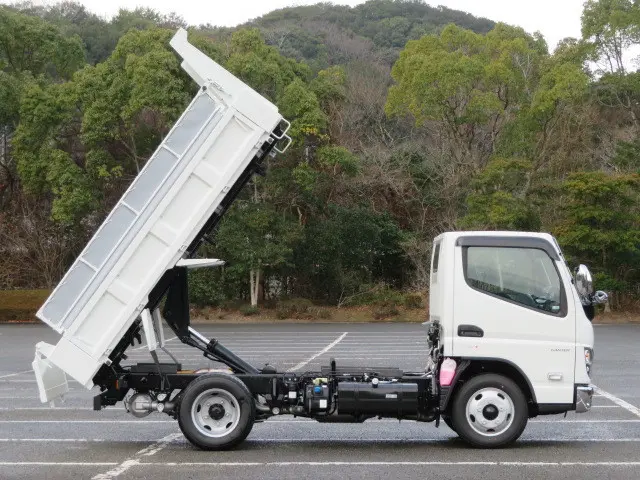 三菱 キャンター 2RG-FBA60(2WD)の写真9