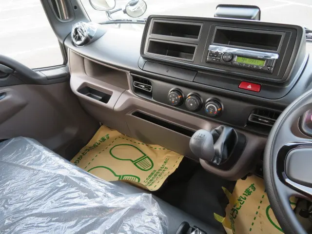 三菱 キャンター 2RG-FBA60(2WD)の写真15