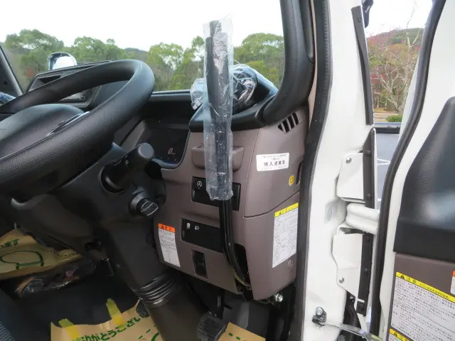 三菱 キャンター 2RG-FBA60(2WD)の写真20