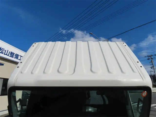 いすゞ エルフ 2RG-NLR88AN(2WD)の写真6