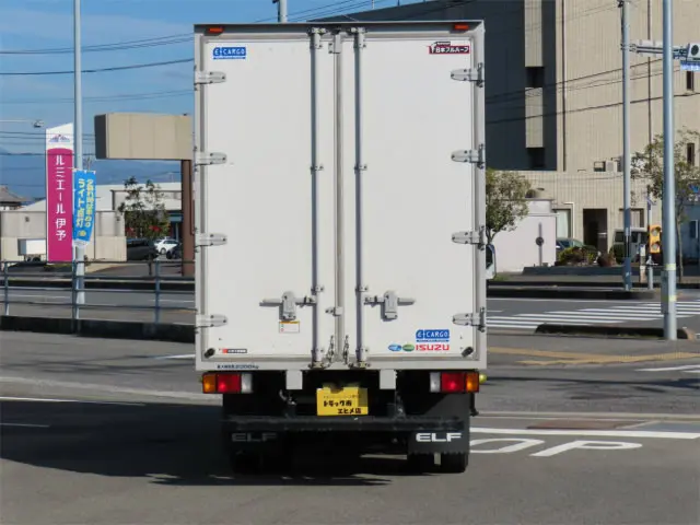 いすゞ エルフ 2RG-NLR88AN(2WD)の写真7